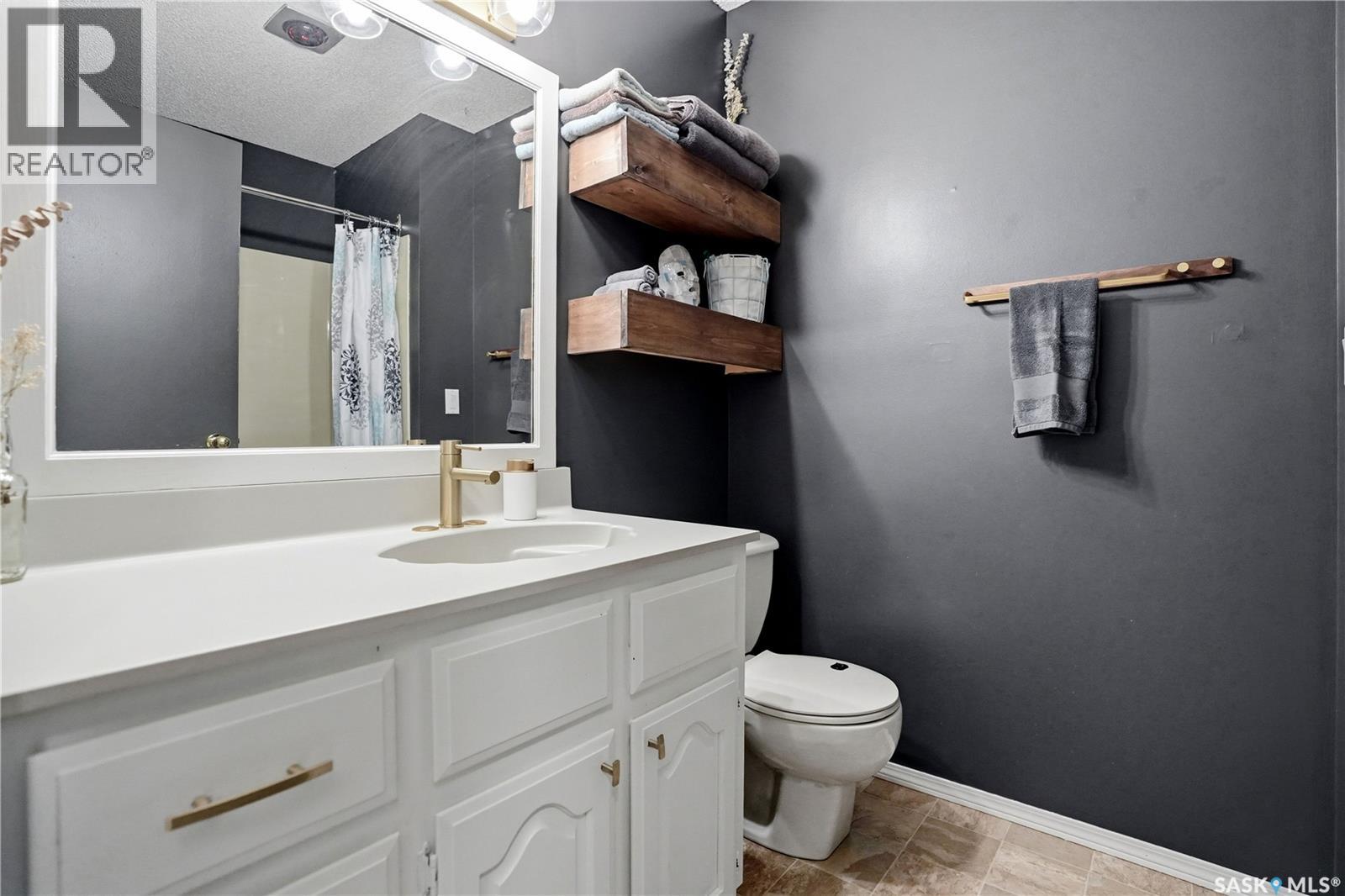 3342 Linden Grove, Regina, Saskatchewan  S4V 2N7 - Photo 25 - SK040739