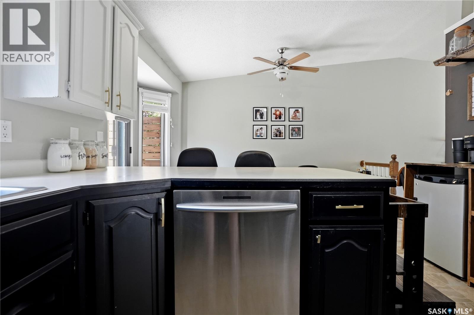 3342 Linden Grove, Regina, Saskatchewan  S4V 2N7 - Photo 6 - SK040739