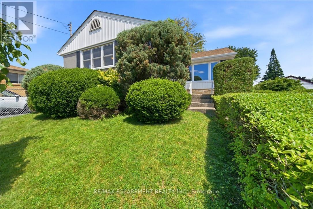 89 Charlotte Street, Hamilton, Ontario  L9K 4V3 - Photo 2 - X13489580