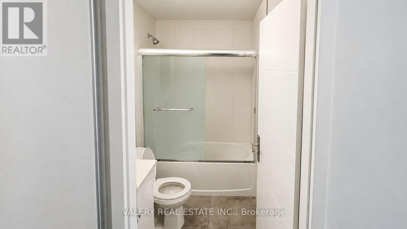809 - 60 Frederick Street, Kitchener, Ontario  N2H 0C7 - Photo 5 - X13496454