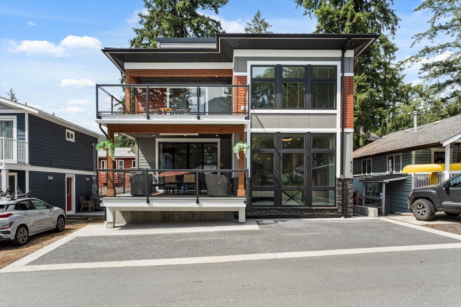 413 Maple Street, Cultus Lake North, Cultus Lake, British Columbia  V2R 4Z3 - Photo 1 - R3140430