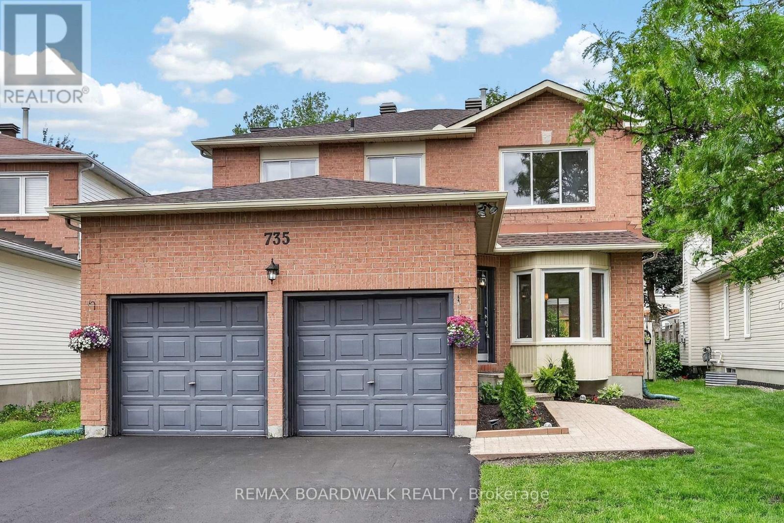 735 CLEARCREST CRESCENT, Ottawa, Ontario