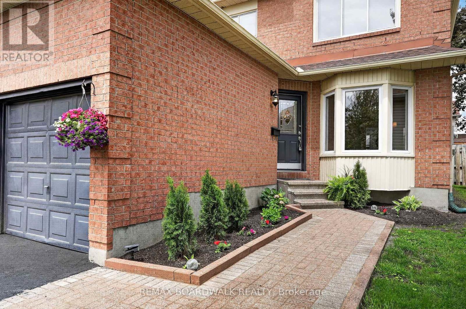 735 Clearcrest Crescent, Ottawa, Ontario  K4A 3E7 - Photo 2 - X13496590