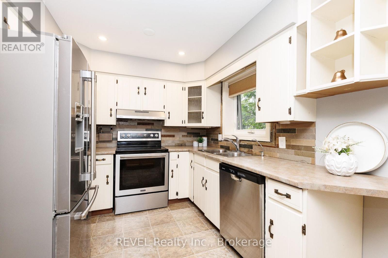 14 Shetland Crescent, St. Catharines, Ontario  L2P 3P7 - Photo 12 - X13496564
