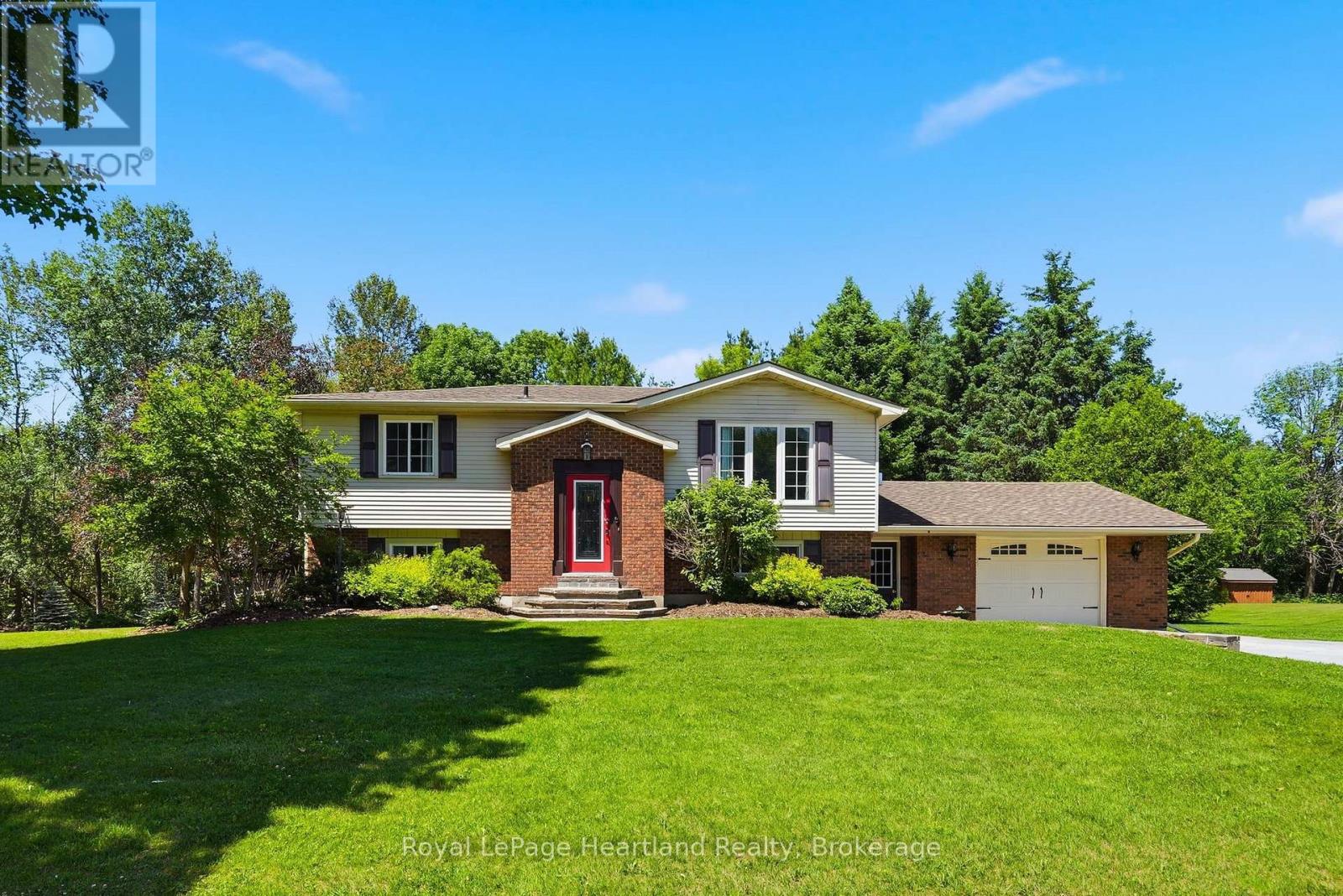 106 CEDAR COURT, Chatsworth, Ontario
