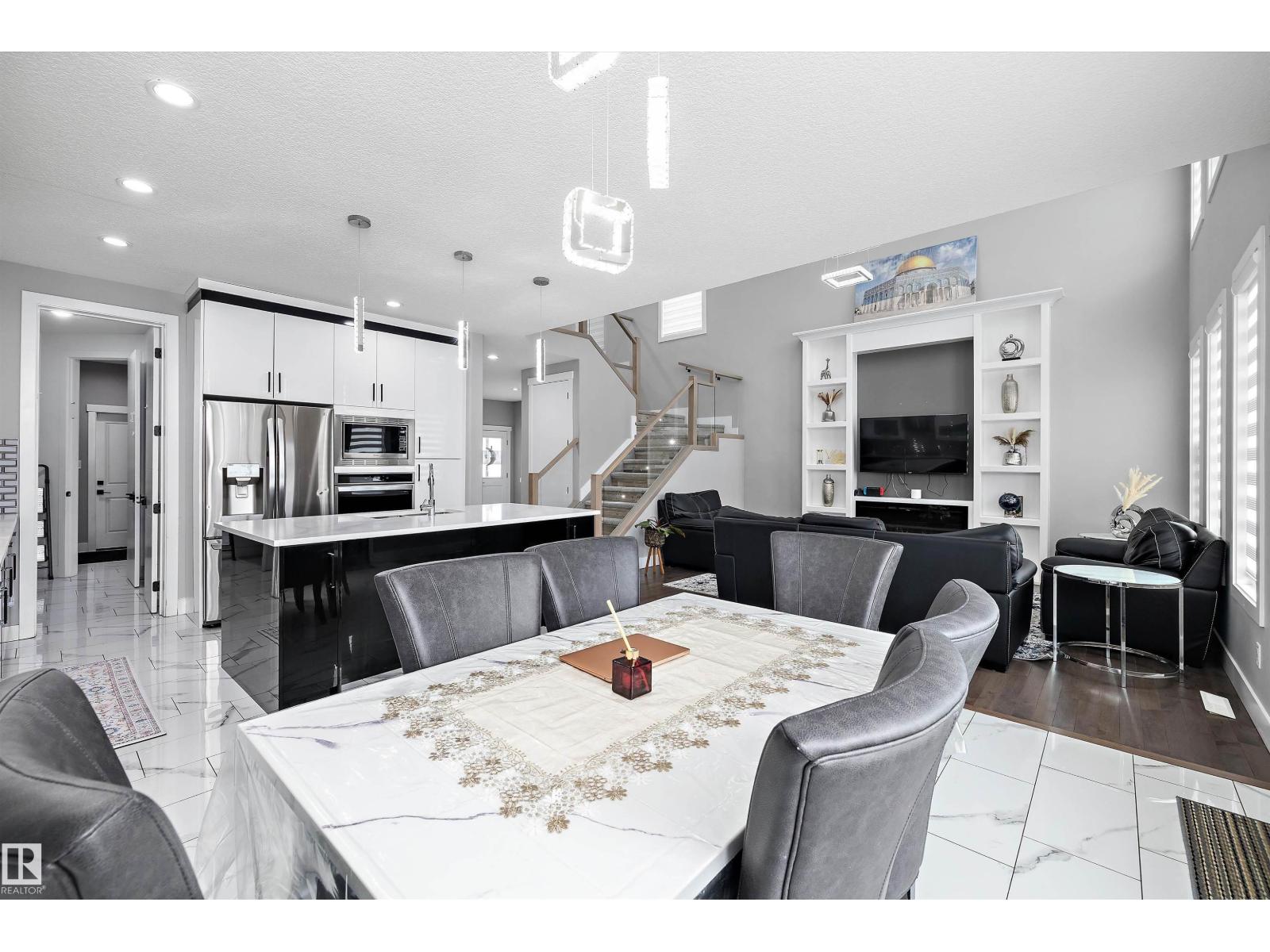 714 Ebbers Pl NW, Edmonton, Alberta  T5Y 3V3 - Photo 13 - E4495985