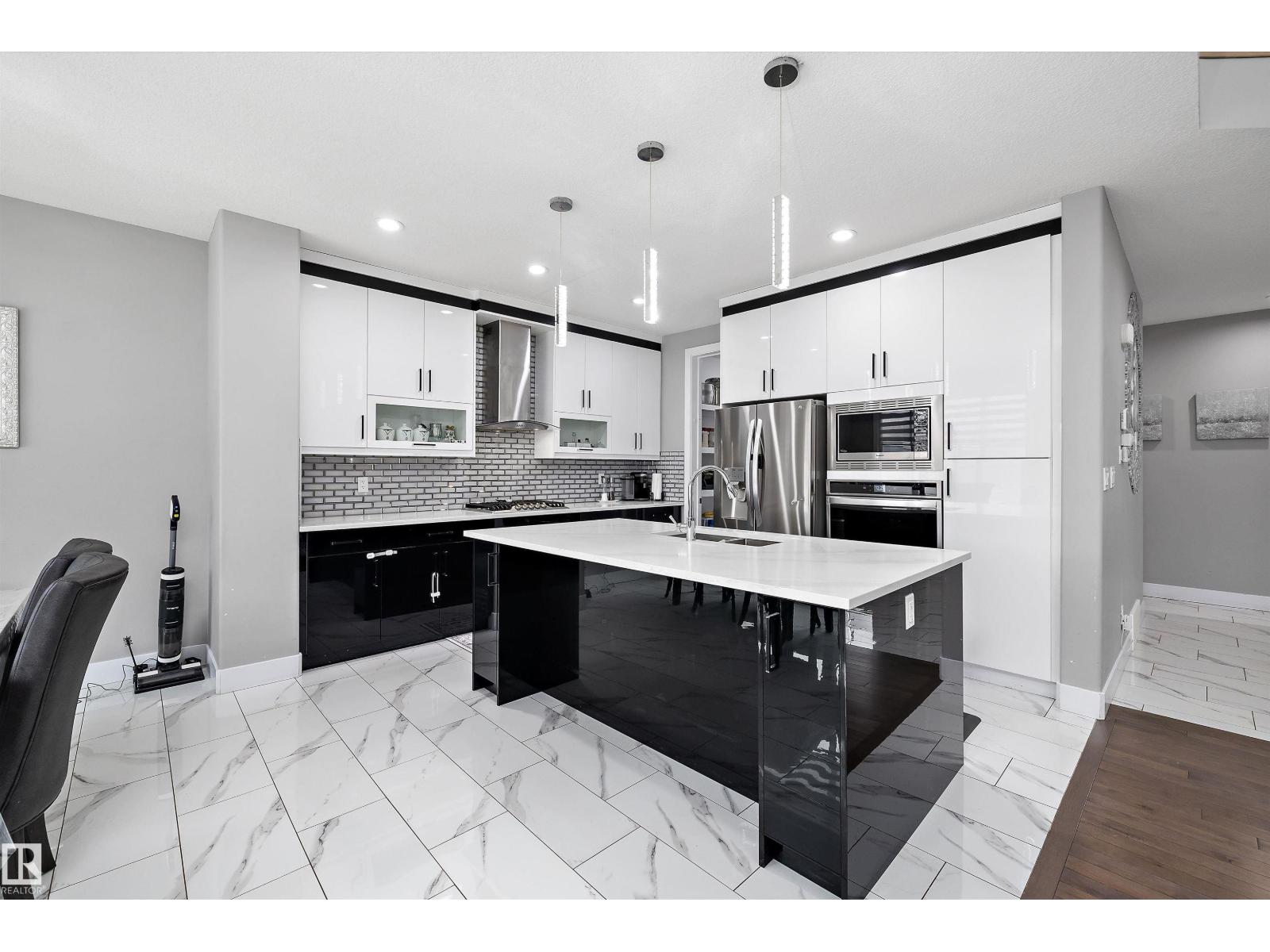 714 Ebbers Pl NW, Edmonton, Alberta  T5Y 3V3 - Photo 14 - E4495985