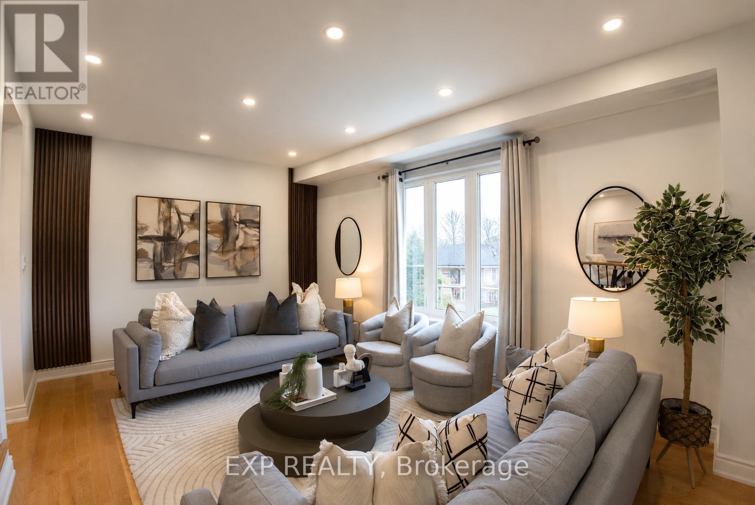 58 WAYFORD CRESCENT, Toronto, Ontario