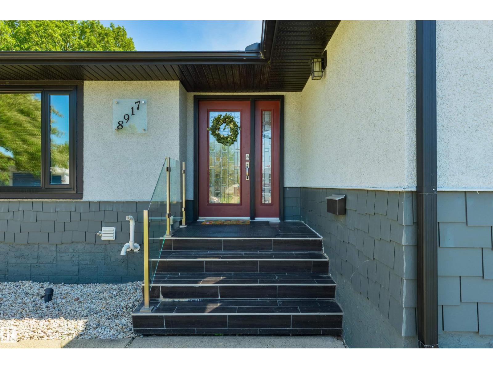 8917 162 St NW, Edmonton, Alberta  T5R 2M5 - Photo 3 - E4495987
