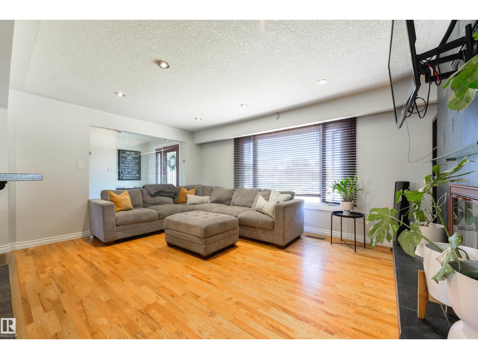 8917 162 St NW, Edmonton, Alberta  T5R 2M5 - Photo 7 - E4495987