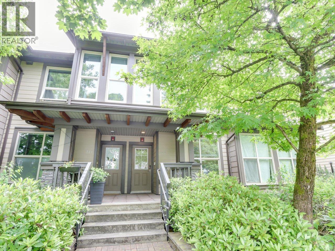 319 E 15TH STREET, North Vancouver, British Columbia