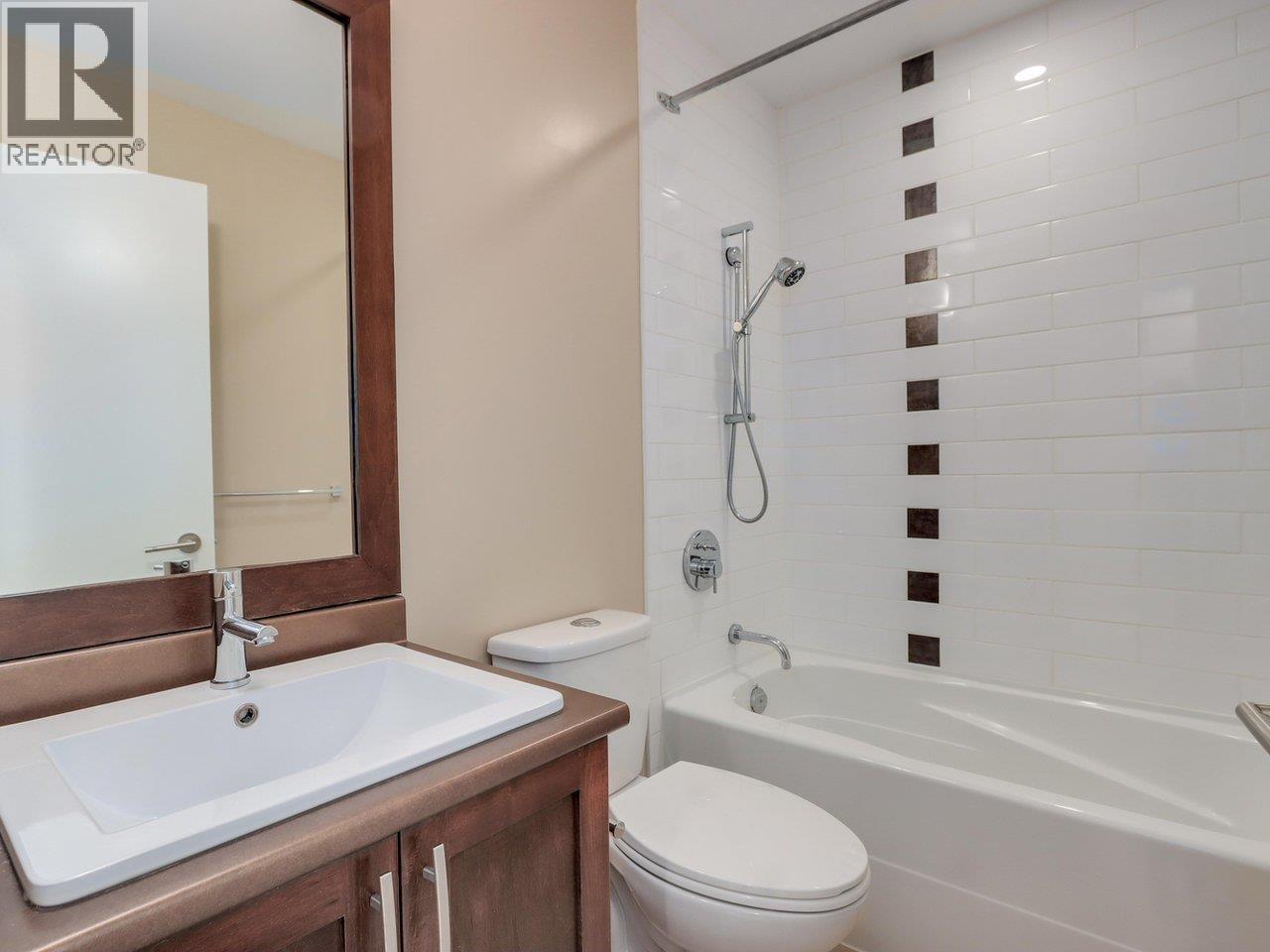 319 E 15th Street, North Vancouver, British Columbia  V7L 2R6 - Photo 15 - R3140002