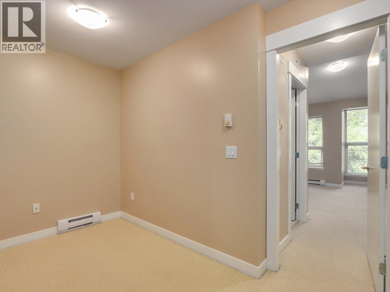 319 E 15th Street, North Vancouver, British Columbia  V7L 2R6 - Photo 11 - R3140002