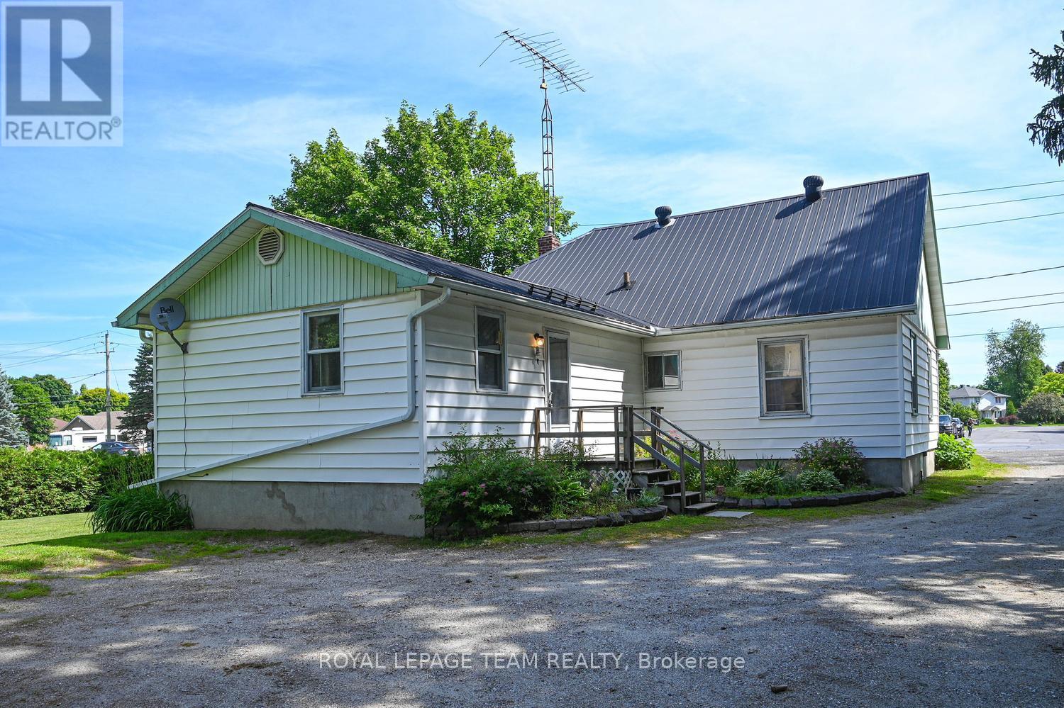 64 Drummond St. Street W, Perth, Ontario  K2H 2K4 - Photo 37 - X13496642