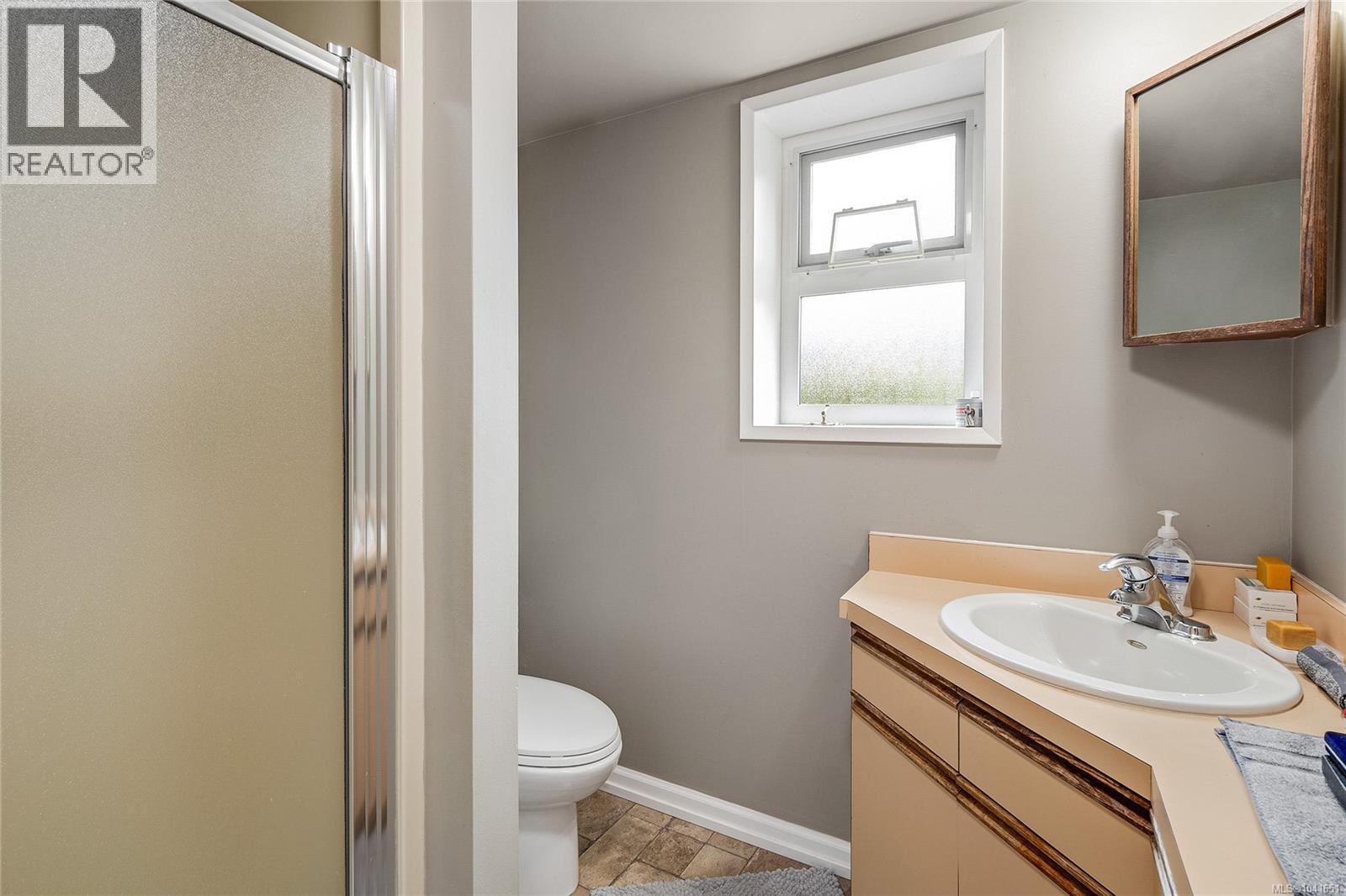 1571 Kenmore Rd, Saanich, British Columbia  V8N 2E2 - Photo 17 - 1041651