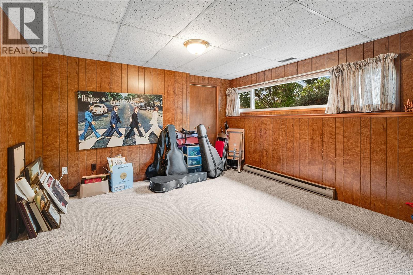 1571 Kenmore Rd, Saanich, British Columbia  V8N 2E2 - Photo 18 - 1041651