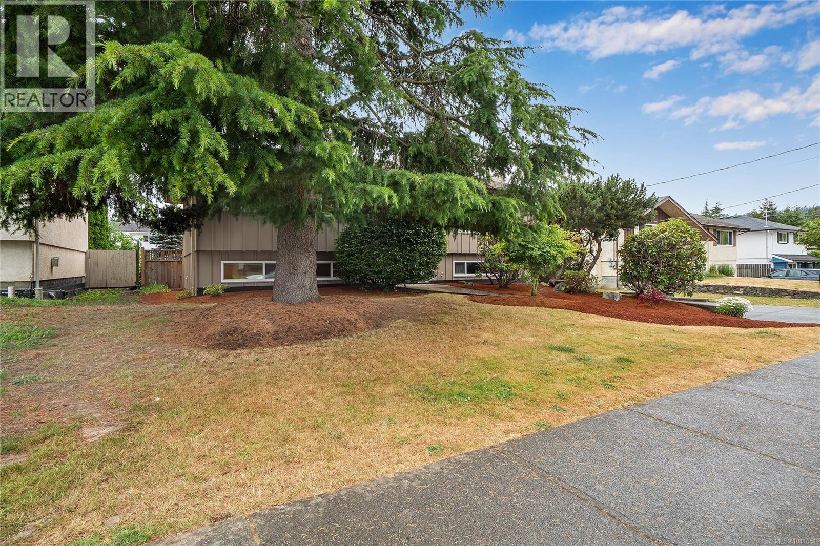 1571 Kenmore Rd, Saanich, British Columbia  V8N 2E2 - Photo 30 - 1041651