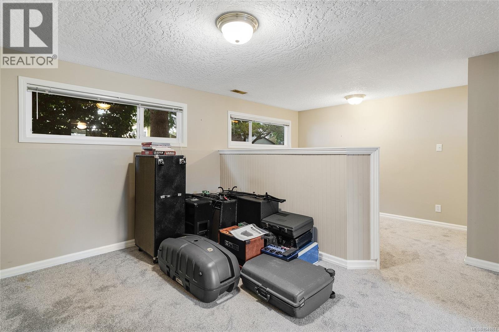 1571 Kenmore Rd, Saanich, British Columbia  V8N 2E2 - Photo 31 - 1041651