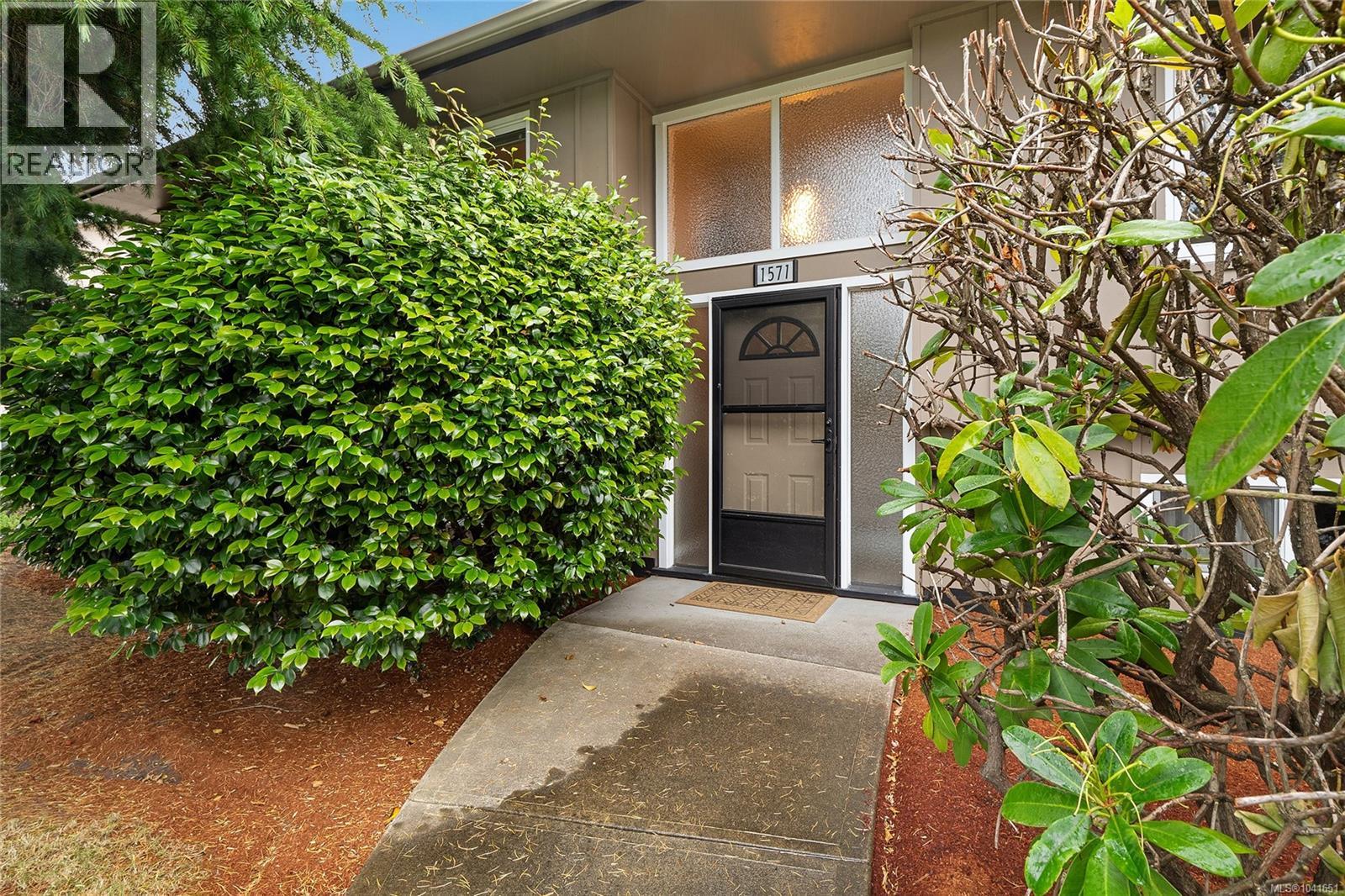 1571 Kenmore Rd, Saanich, British Columbia  V8N 2E2 - Photo 35 - 1041651