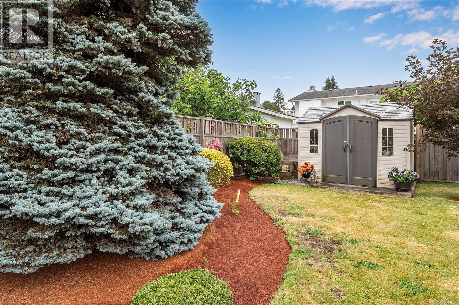 1571 Kenmore Rd, Saanich, British Columbia  V8N 2E2 - Photo 36 - 1041651