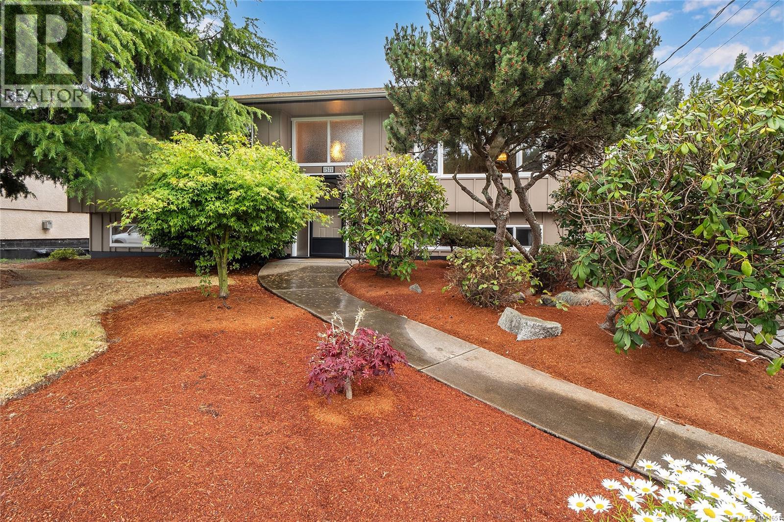 1571 Kenmore Rd, Saanich, British Columbia  V8N 2E2 - Photo 4 - 1041651