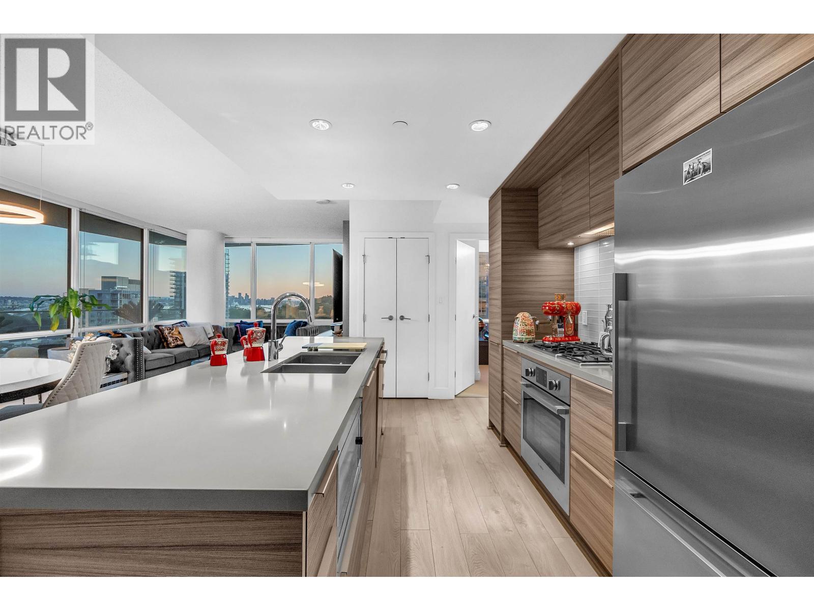 1607 1550 Fern Street, North Vancouver, British Columbia  V7J 0A9 - Photo 10 - R3140509