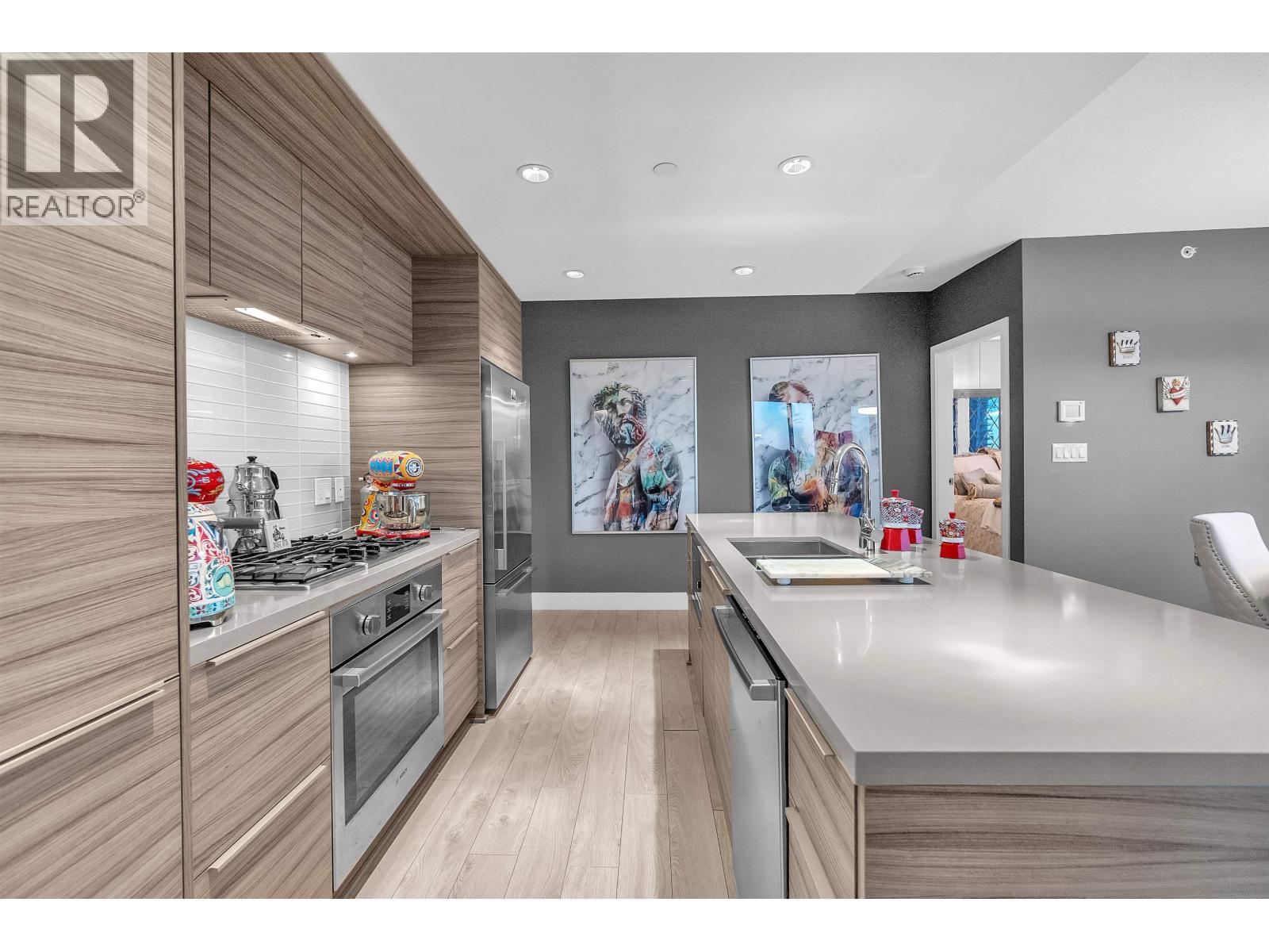 1607 1550 Fern Street, North Vancouver, British Columbia  V7J 0A9 - Photo 11 - R3140509