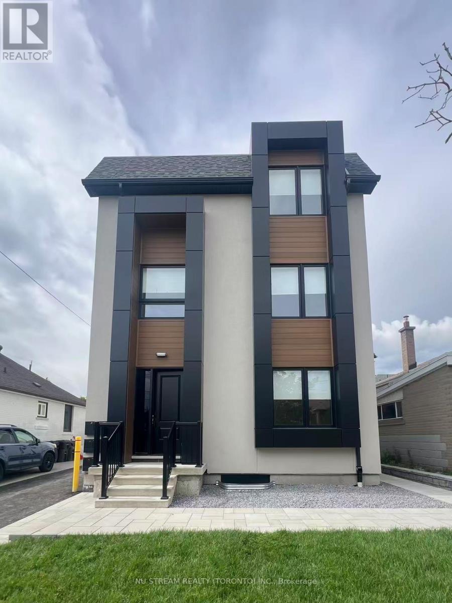 UNIT 4 - 42 BARTLEY DRIVE, Toronto, Ontario