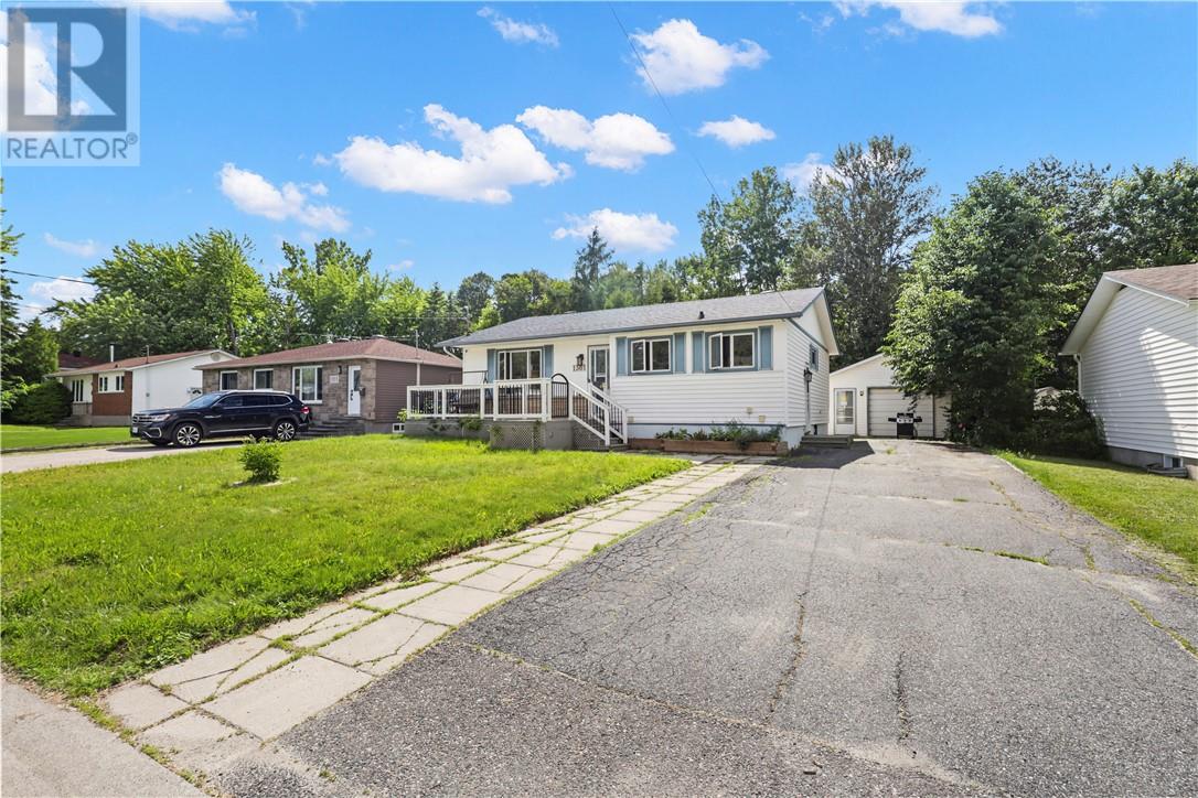 1361 Rose Marie Avenue, Sudbury, Ontario  P3A 4E4 - Photo 3 - 2128863