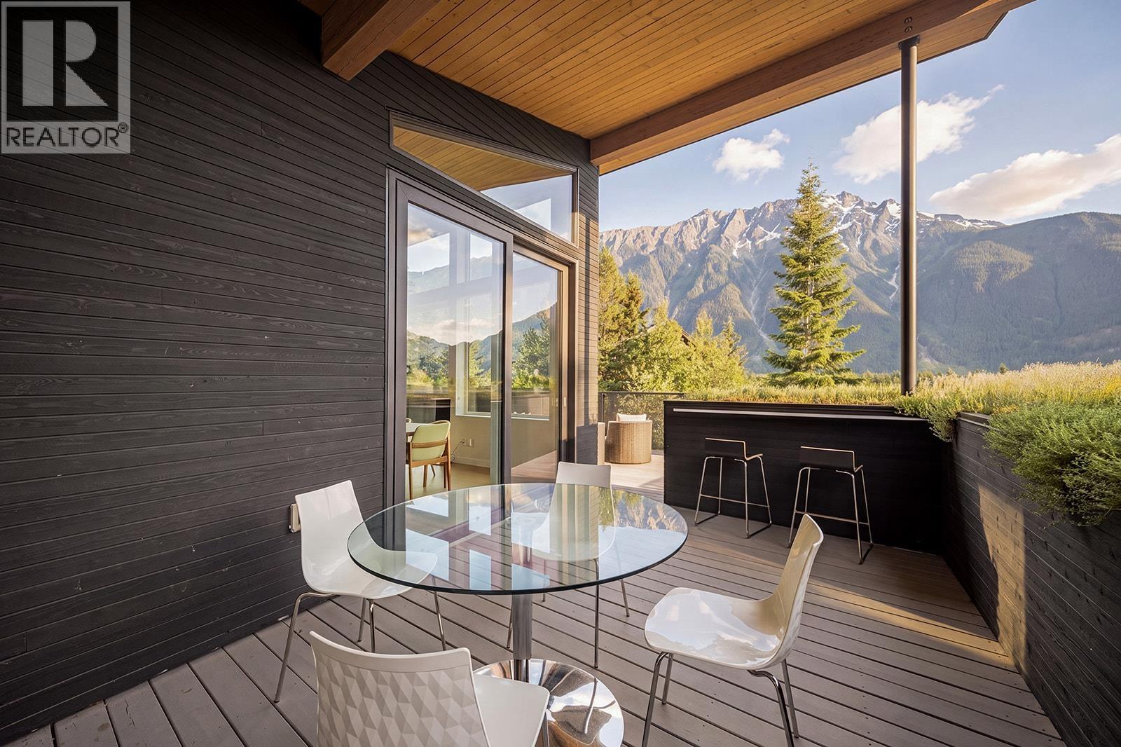 1764 Pinewood Drive, Pemberton, British Columbia  V0N 2L3 - Photo 12 - R3140523