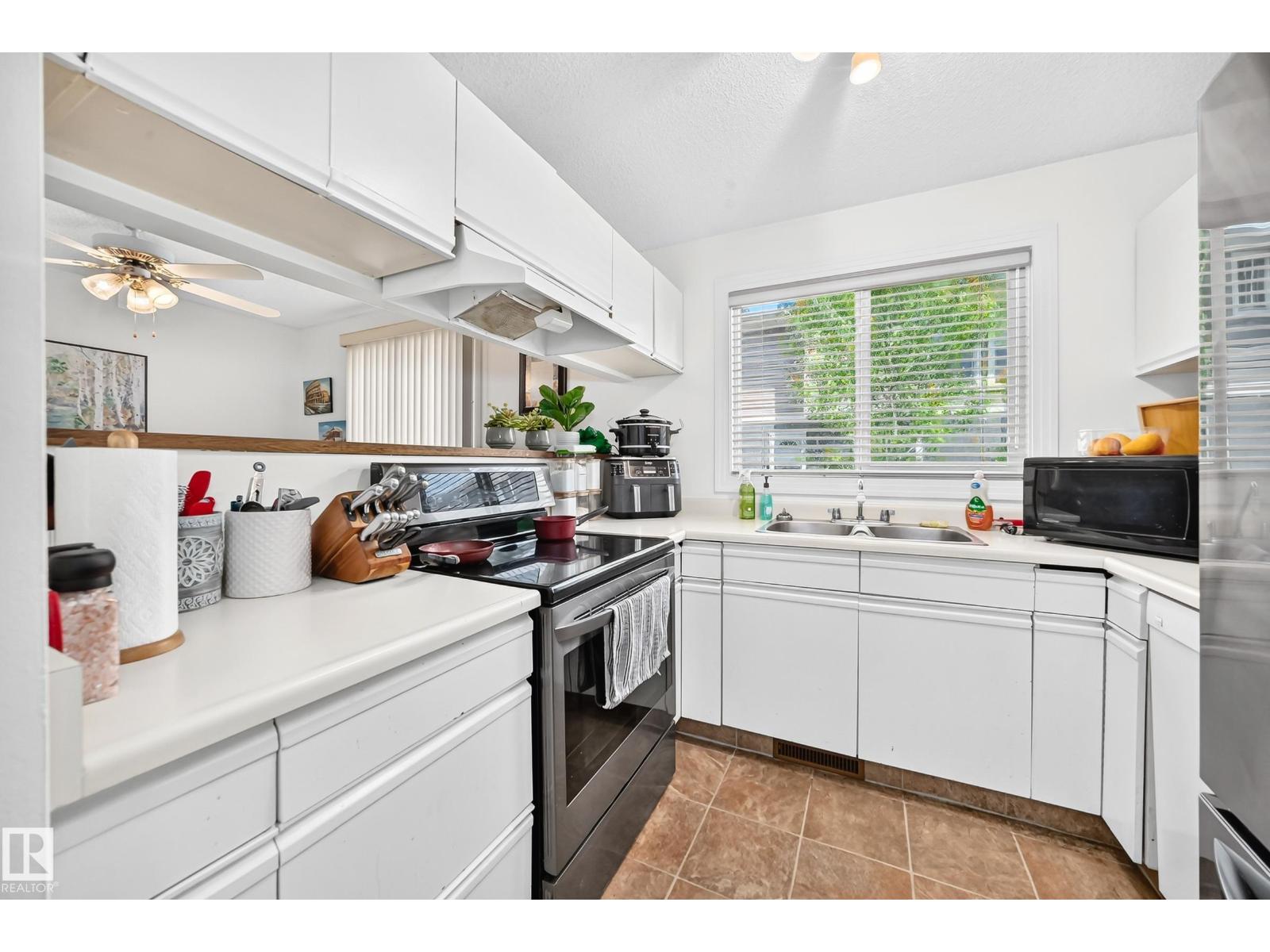 678 Lakewood Rd N NW, Edmonton, Alberta  T6K 3Y1 - Photo 14 - E4495989