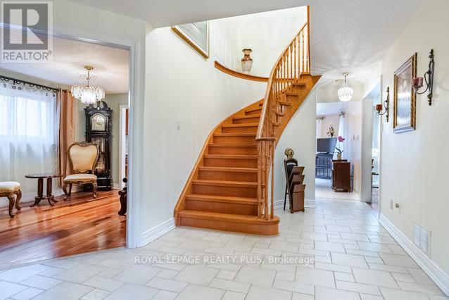 4622 Bismark Crescent, Mississauga, Ontario  L5R 1K2 - Photo 6 - W13496640
