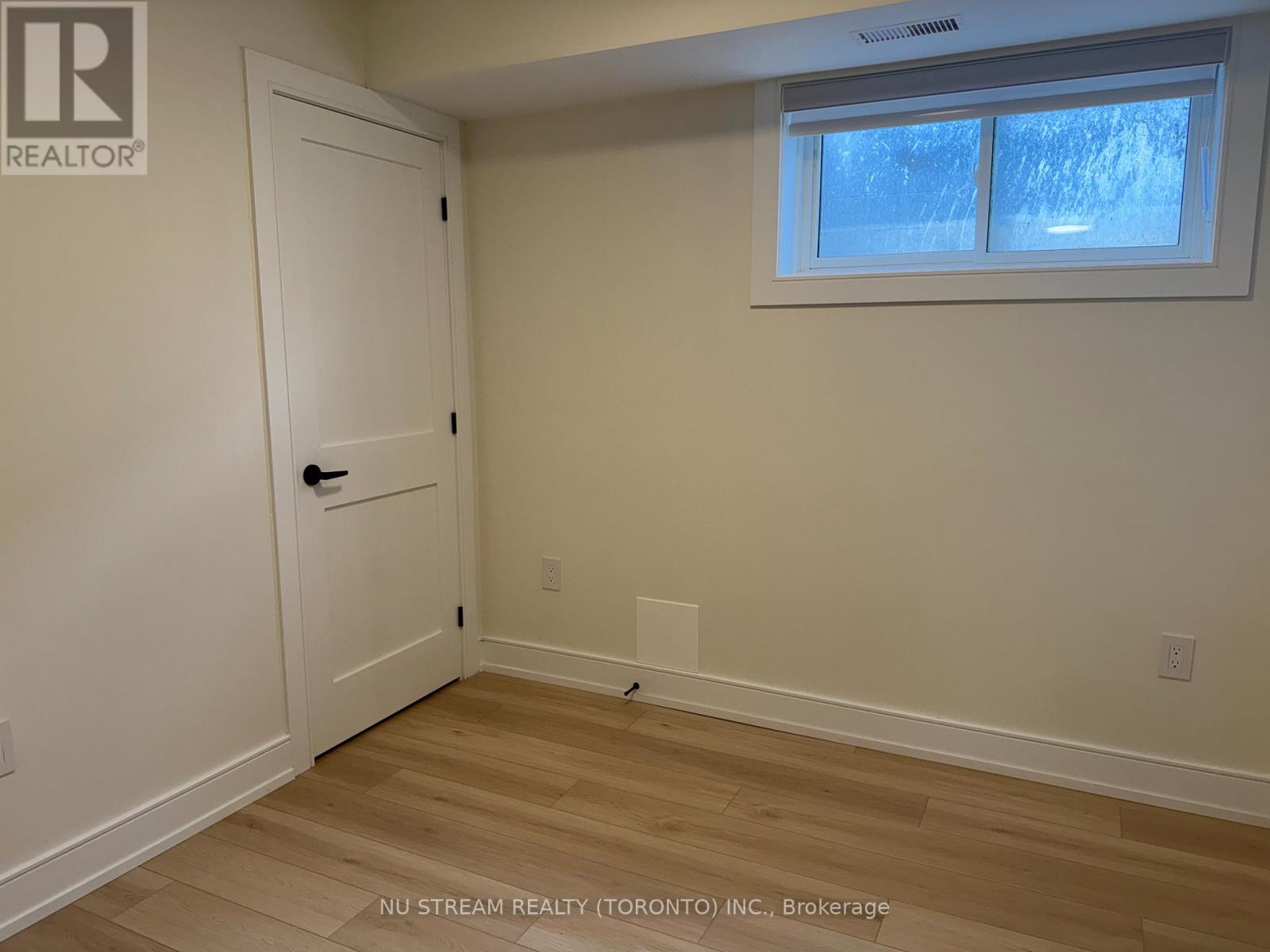 Unit 2 - 42 Bartley Drive, Toronto, Ontario  M4A 1B9 - Photo 10 - C13492956