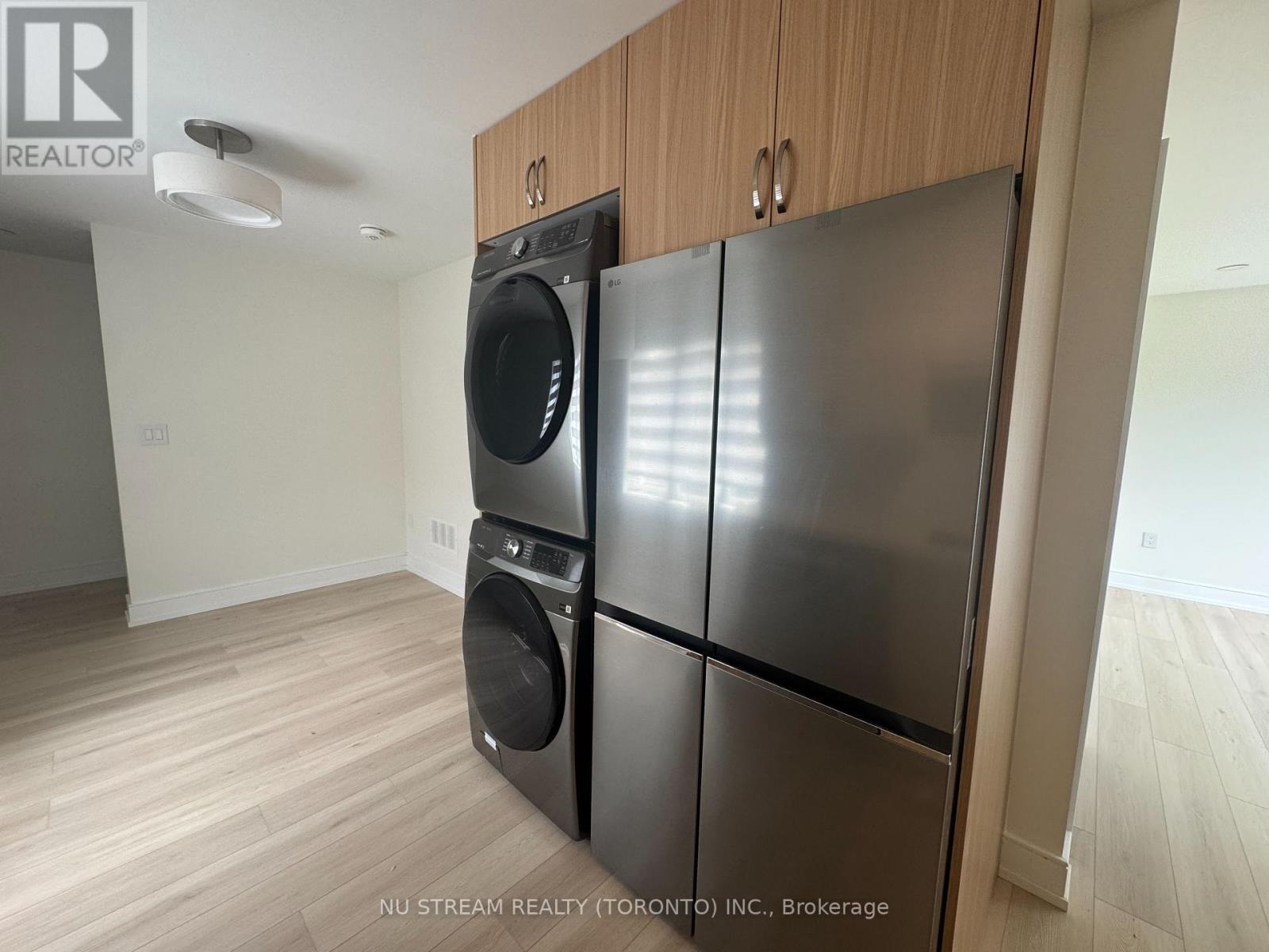 Unit 2 - 42 Bartley Drive, Toronto, Ontario  M4A 1B9 - Photo 5 - C13492956