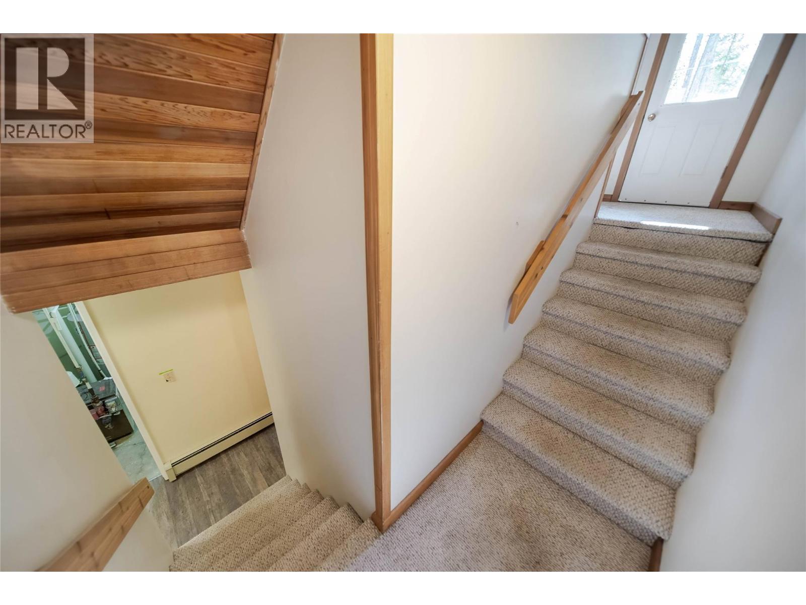 962 Dewdney Way, Kimberley, British Columbia V1A 3E9 - Photo 3 - 10392621
