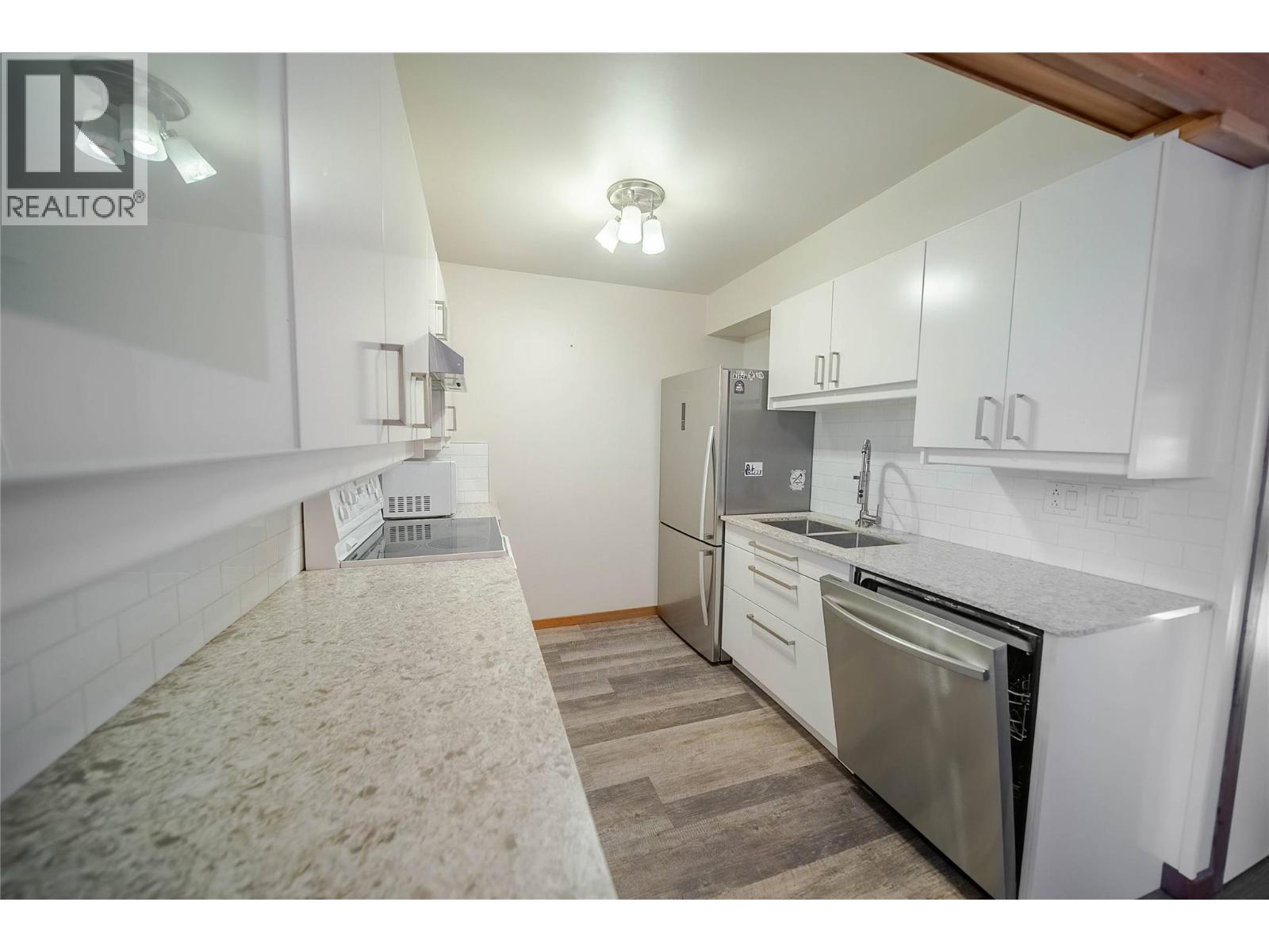 962 Dewdney Way, Kimberley, British Columbia V1A 3E9 - Photo 5 - 10392621