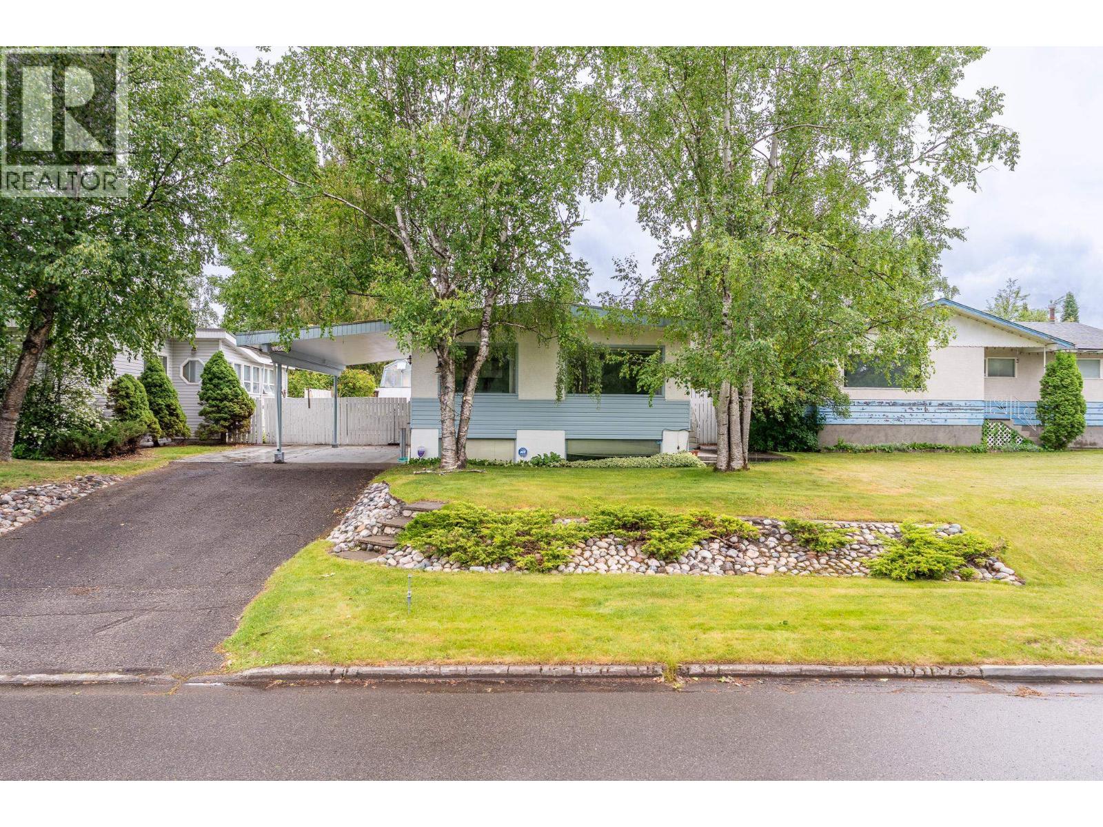 820 Stuart Drive, Prince George, British Columbia  V2M 3T5 - Photo 2 - R3140464