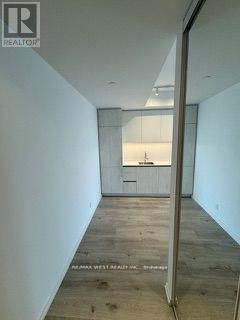 912 - 1000 Portage Parkway, Vaughan, Ontario  L4K 0L1 - Photo 2 - N13496684