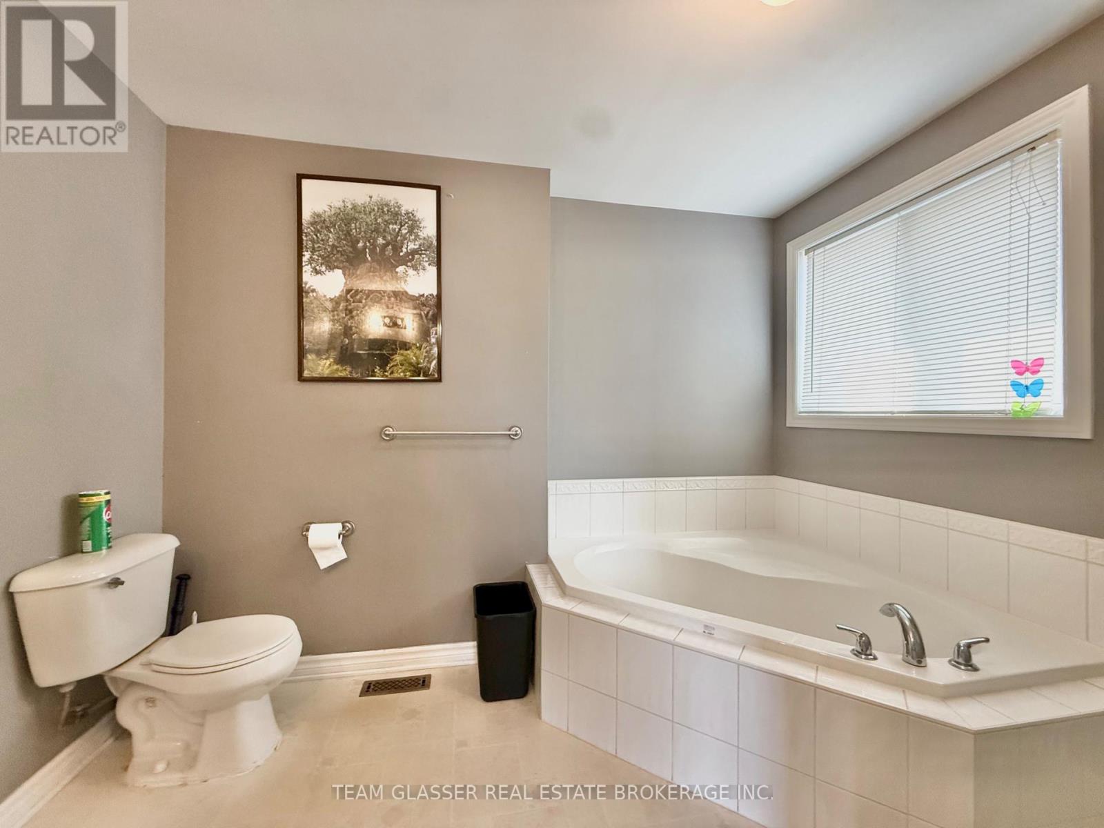 691 Oakcrossing Road, London North, Ontario  N6H 5V7 - Photo 9 - X13496752