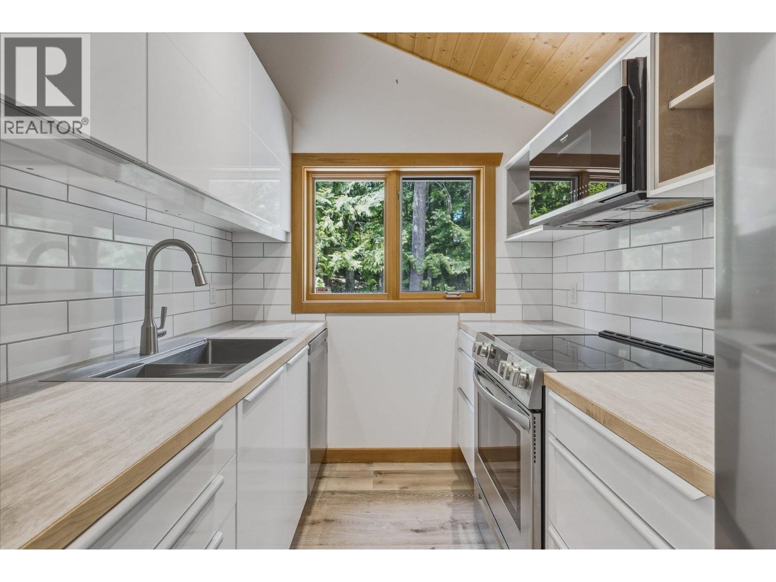 8633 Forest Ridge Drive, Whistler, British Columbia  V8E 0G1 - Photo 27 - R3140561