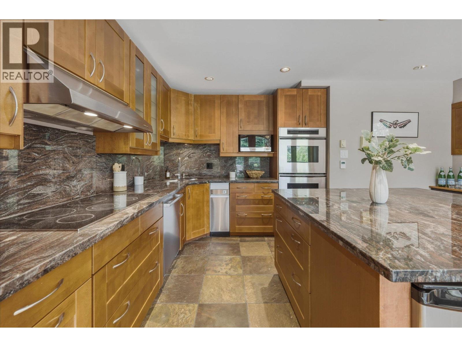 8633 Forest Ridge Drive, Whistler, British Columbia  V8E 0G1 - Photo 9 - R3140561