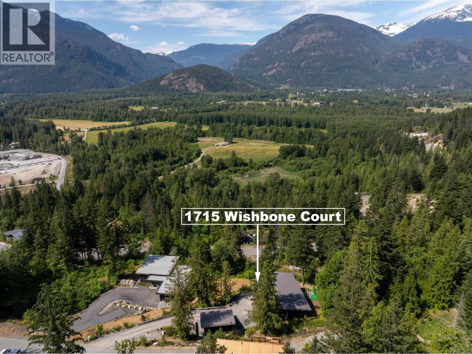1715 Wishbone Court, Pemberton, British Columbia  V0N 2L3 - Photo 3 - R3140562