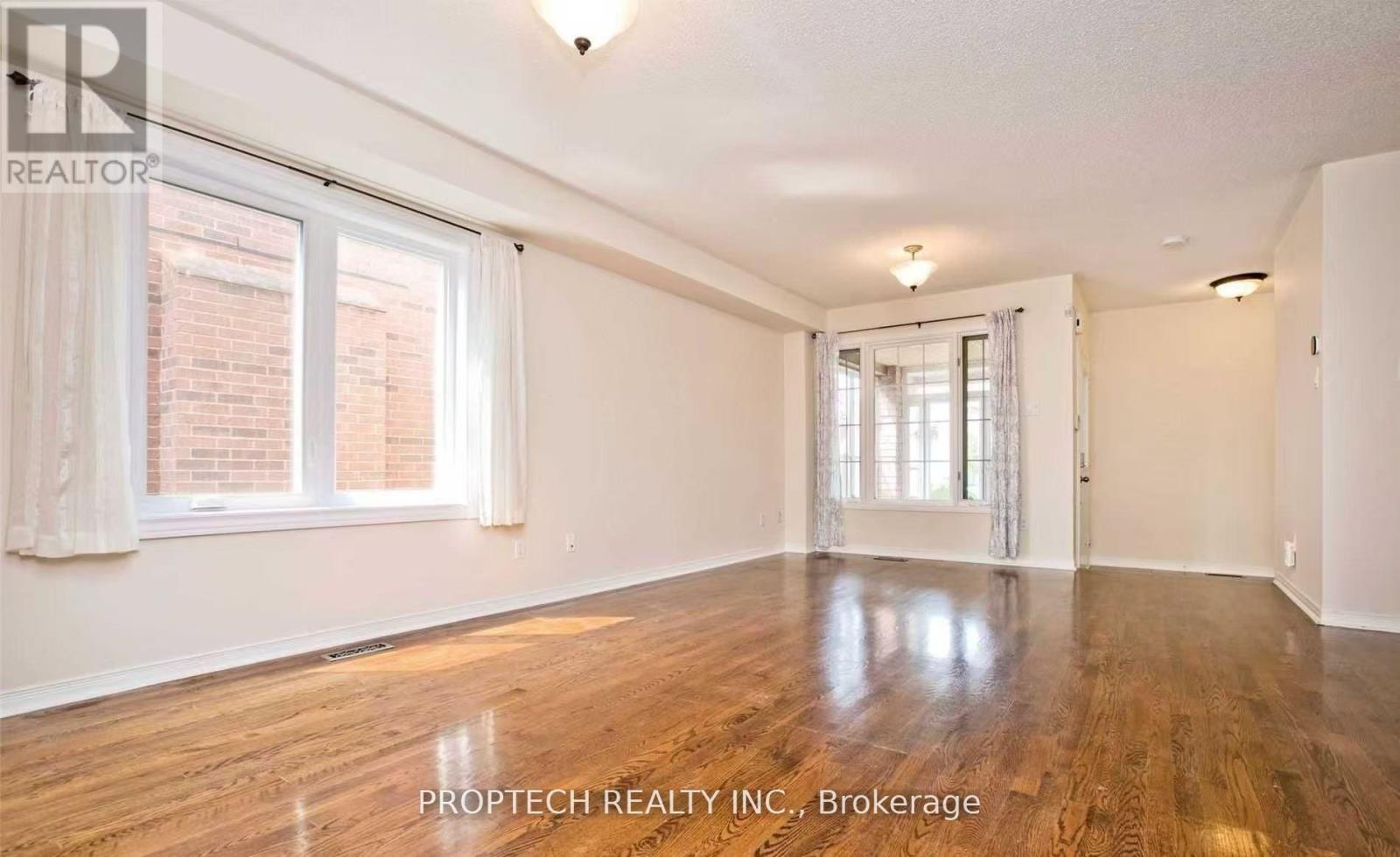 23 Baltic Street, Richmond Hill, Ontario  L4B 4H8 - Photo 11 - N13496756