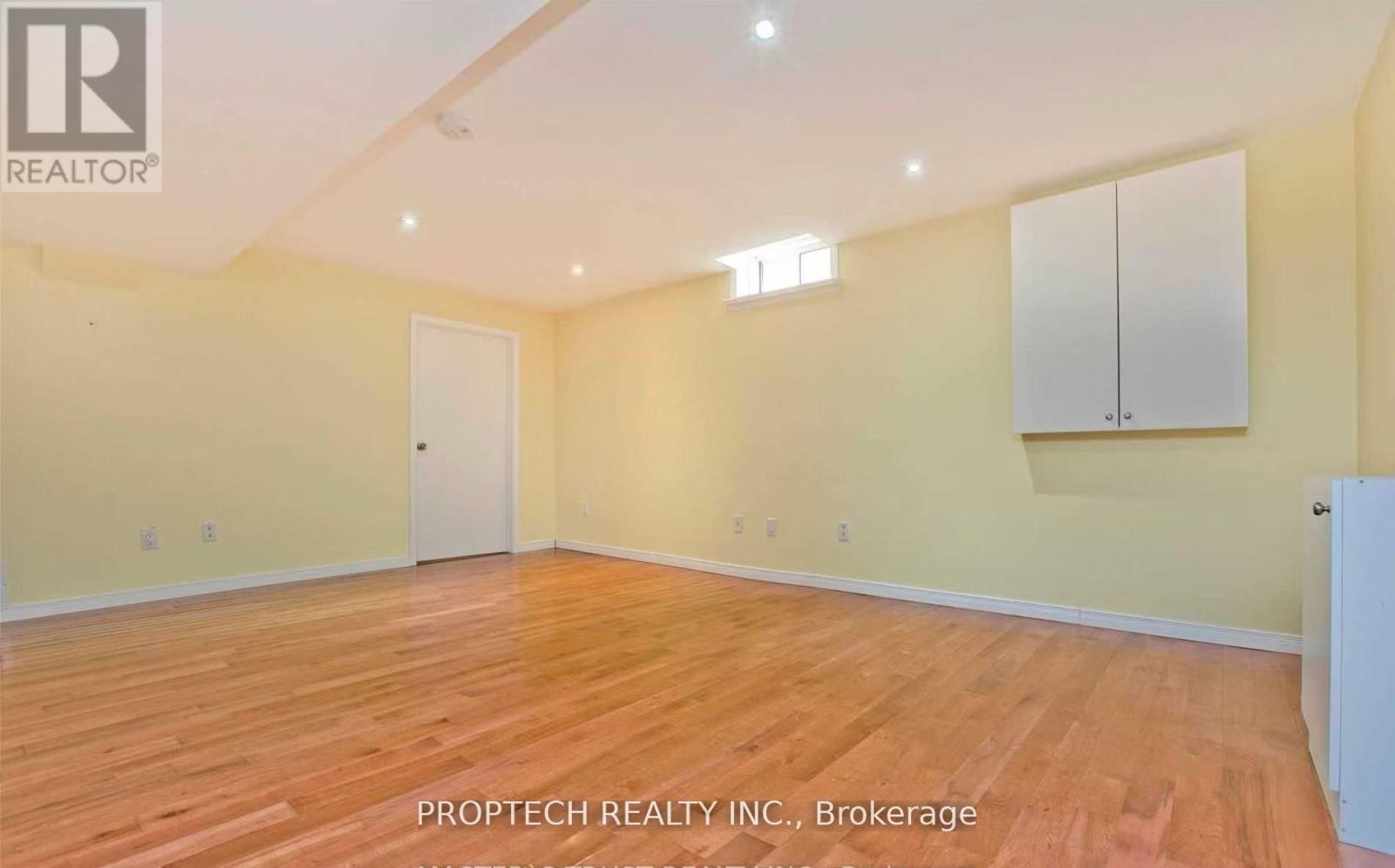 23 Baltic Street, Richmond Hill, Ontario  L4B 4H8 - Photo 13 - N13496756