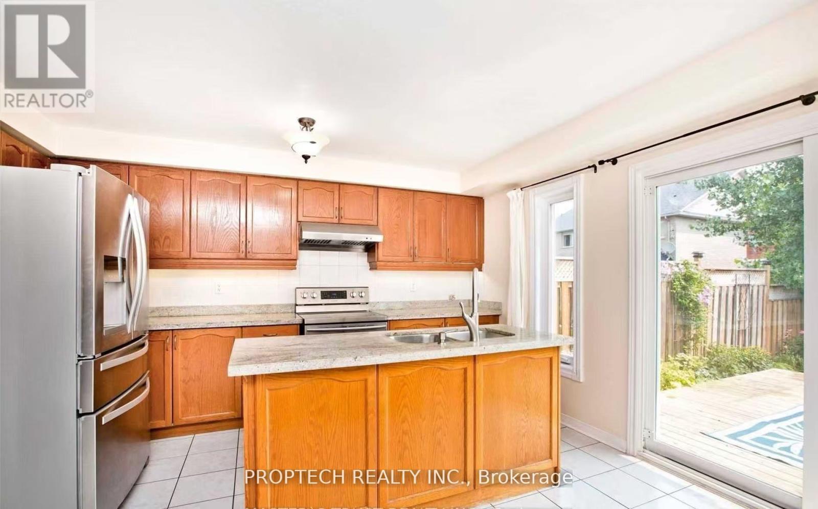 23 Baltic Street, Richmond Hill, Ontario  L4B 4H8 - Photo 9 - N13496756