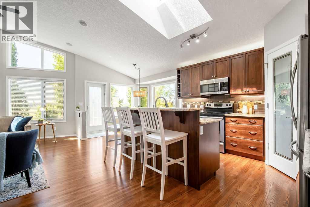 66 Mt Gibraltar Heights SE, Calgary, Alberta  T2Z 3R3 - Photo 7 - A2324431