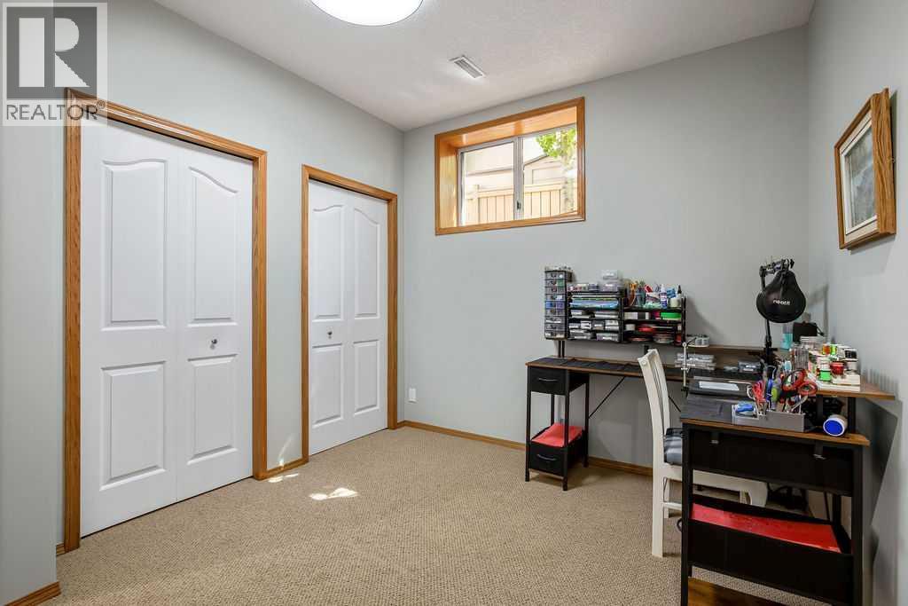 66 Mt Gibraltar Heights SE, Calgary, Alberta  T2Z 3R3 - Photo 26 - A2324431