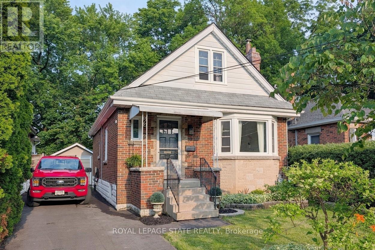 10 DORSET PLACE, Hamilton, Ontario