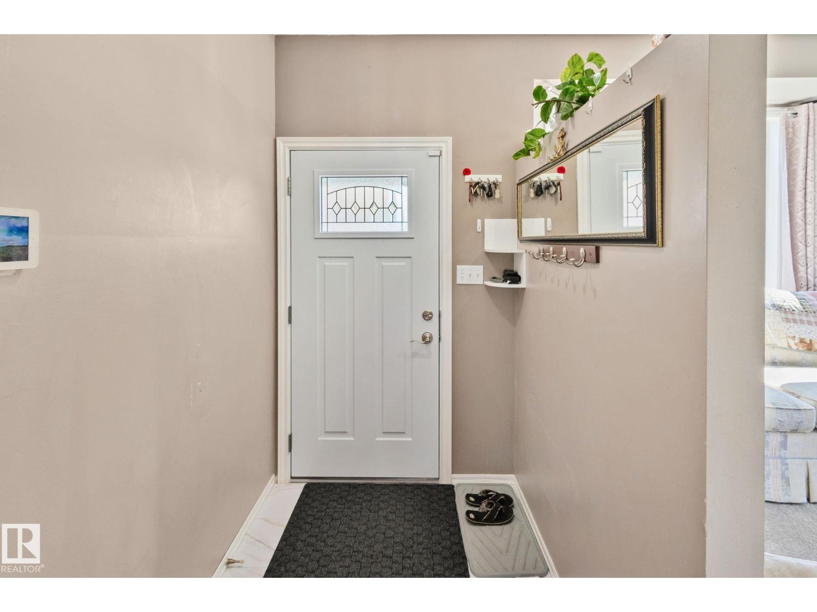 9615 175 Av NW, Edmonton, Alberta  T5Z 2B7 - Photo 4 - E4496006