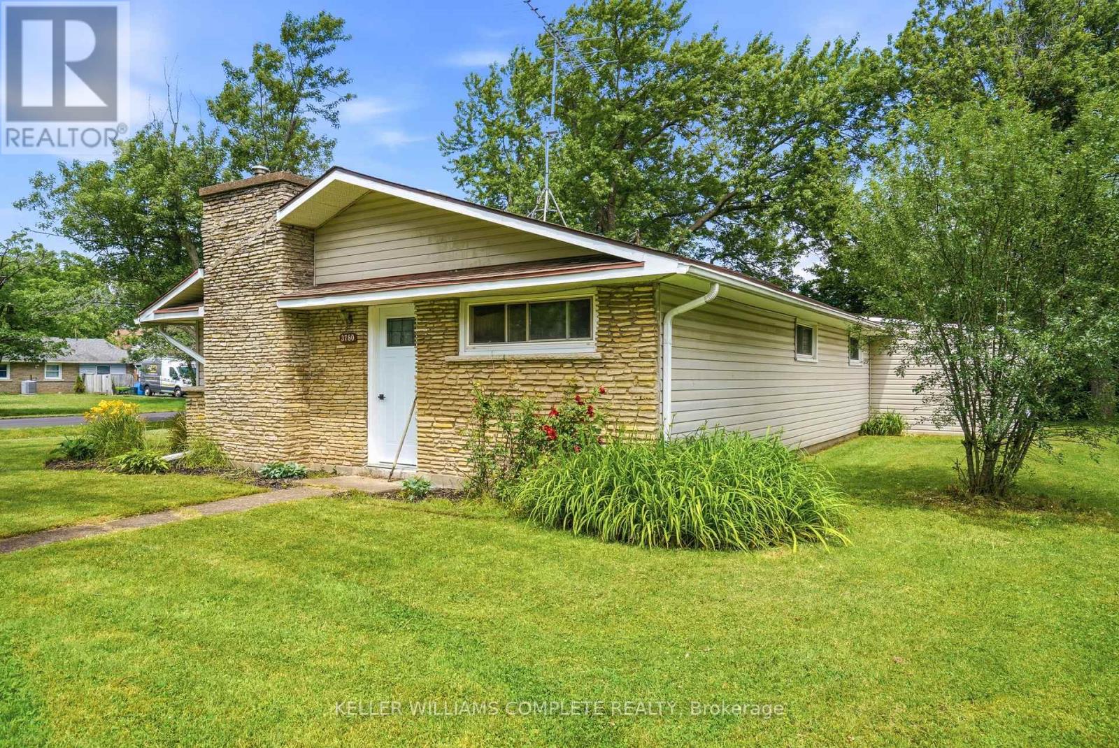 3780 Summit Avenue W, Fort Erie, Ontario  L0S 1N0 - Photo 3 - X13496784